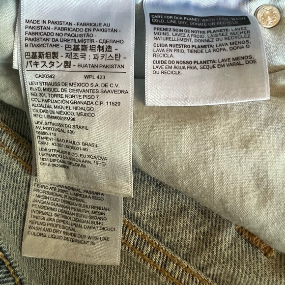 Levi’s High Waisted Distressed Jean Skirt 29 - Picture 4 of 4